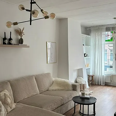 In Stadsdeel West Apartment